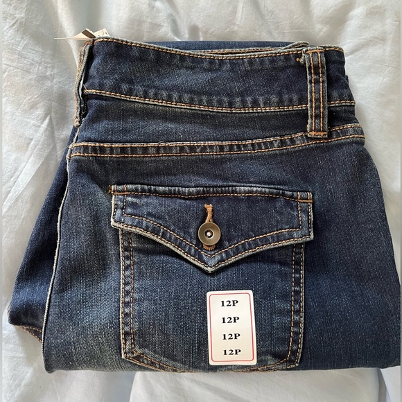 NWT: St. John’s Bay bootcut leg 12 petite jeans - Picture 12 of 12